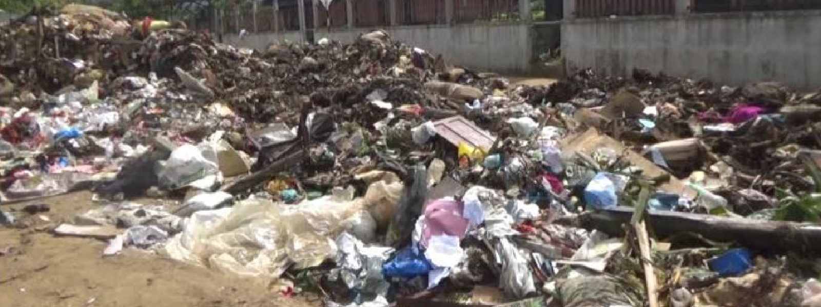 ගංවතුරෙන් එක්වූ කැලිකසළ 50%ක් ඉවත් කෙරේ